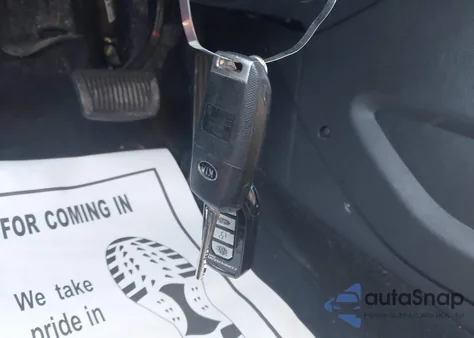 2018 Kia Forte S z USA, uszkodzony, nr VIN 3KPFL4A75JE225060